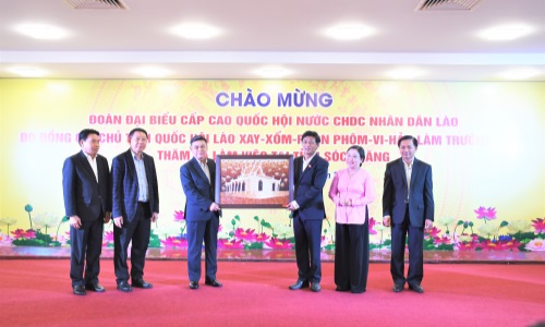 Chủ tịch Quốc hội nước Cộng hoà Dân chủ Nhân dân Lào thăm và làm việc tại Sóc Trăng